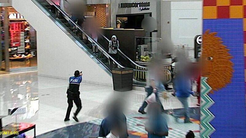В результате стрельбы в торговом центре в Техасе погибли 19 человек