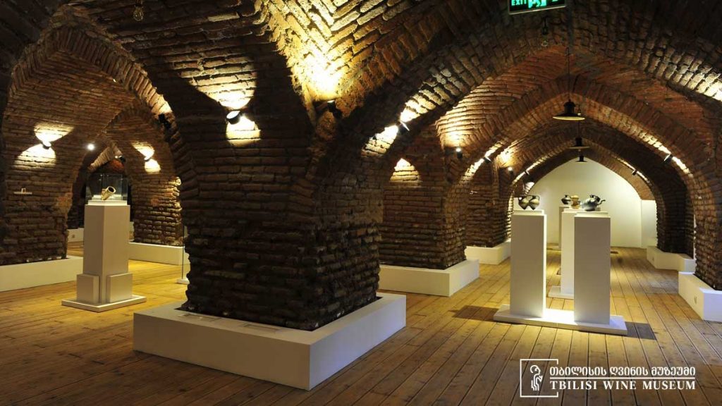 Новый музей, который расскажет посетителям о древней истории вина в Грузии, откроется в апреле в подвале Музея истории Тбилиси им. И. Гришашвили "Карвасла"