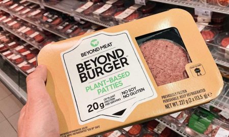 Компания по выпуску искусственного мяса Beyond Meat