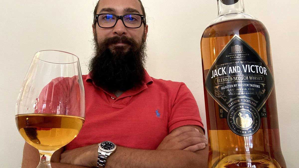 Мужчина на два года заперся дома из страха перестать чувствовать вкус виски