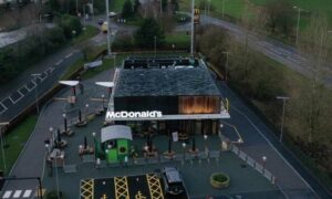 McDonald's открыл в Великобритании ресторан с нулевым выбросом углерода