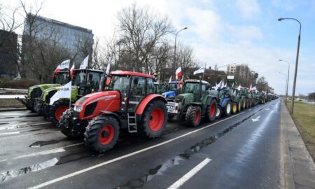 Фермеры Польши устроили протест против поставок украинского зерна