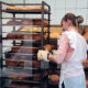 Пекут хлеб под обстрелами: Народный фронт помогает пекарне в Рубежном