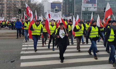 Польские аграрии проводят в Варшаве массовую акцию протеста