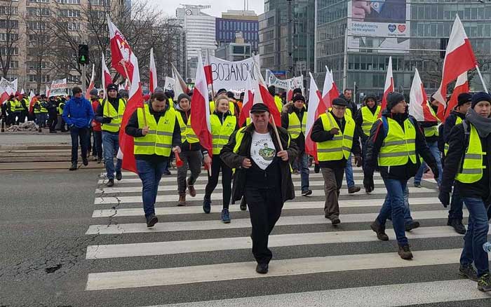 Польские аграрии проводят в Варшаве массовую акцию протеста