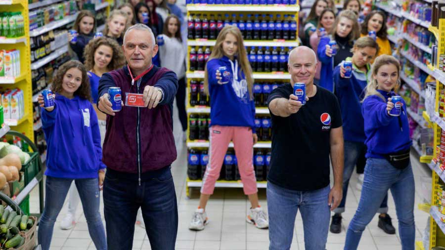 Президенты «Магнита» и PepsiCo станцевали во флешмобе Pepsi