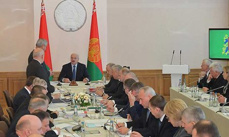 Лукашенко — руководству Витебской области: вы отвратительно работаете, я вас всех в тюрьму отправлю