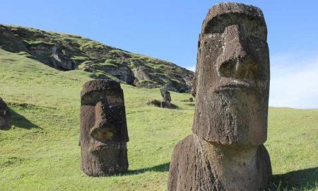 Истуканы острова Пасхи: каменные изваяния предназначались для "удобрения" земли