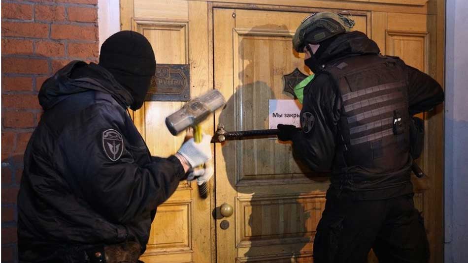 ОАТИ: Полиции пришлось выламывать дверь ресторана в Москве