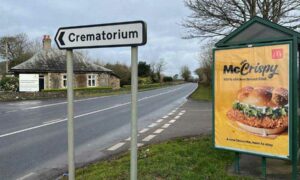 McDonald’s откажется от рекламы бургеров у крематория в США