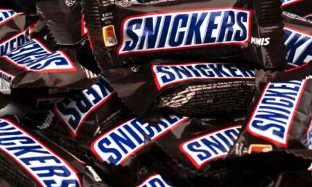 Шоколадные батончики Snickers