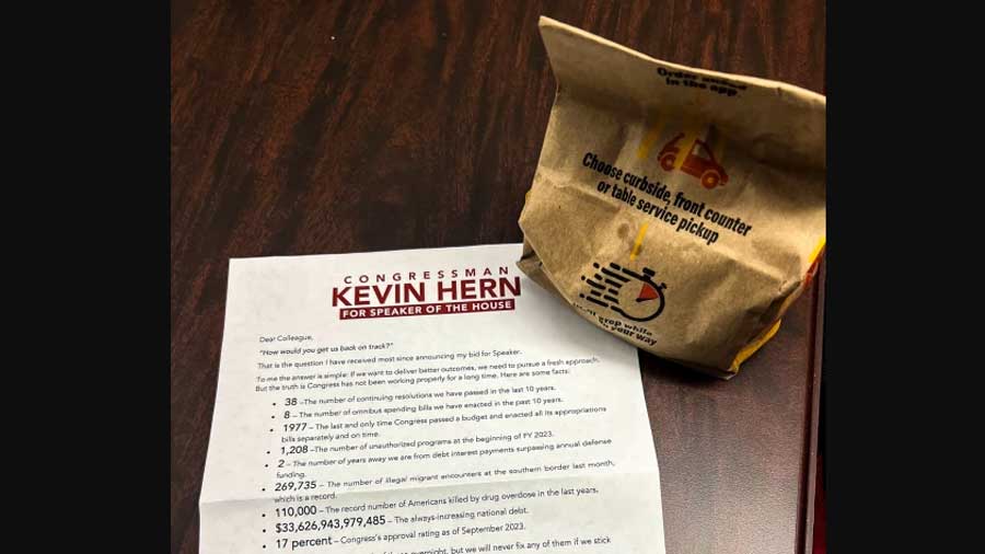 Кандидат в спикеры конгресса США «платил» коллегам за поддержку чизбургерами