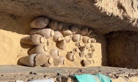 В Египте археологи нашли кувшины с вином, которым около 5 тысяч лет